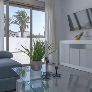 poris-corralejo-beachfront-seaview-1-platino-by-holidayshome.hotelsfuerteventura.org/